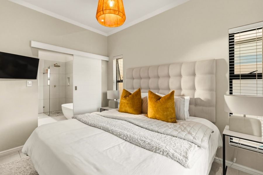 3 Bedroom Property for Sale in Aan de Wijnlanden Western Cape